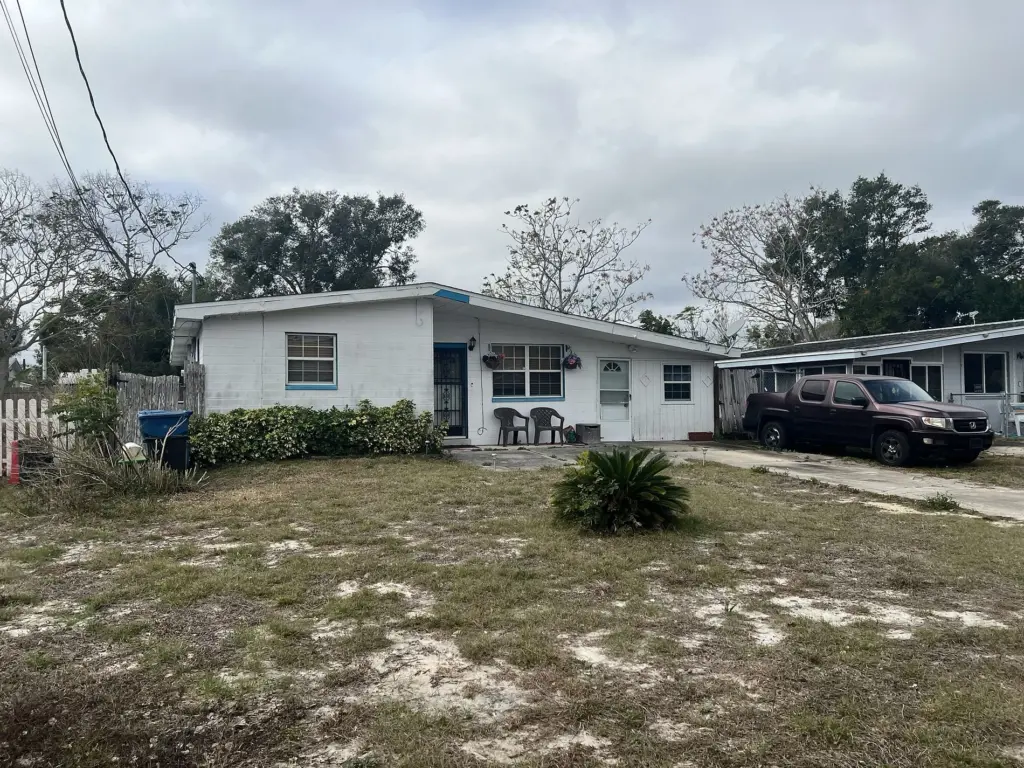 Single-Story Home Before Roof Replacement on Valencia Avenue in Daytona Beach FL